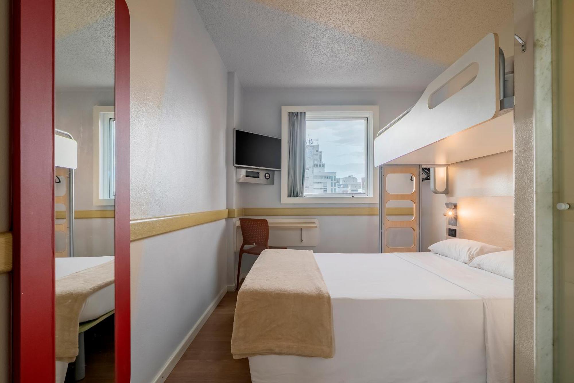 Superior Apartment One Double One Single Bed,1692060078:JPEG